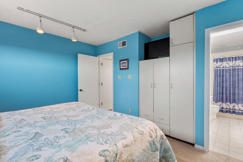 DU307A: Delightful Diversion | Bedroom 1
