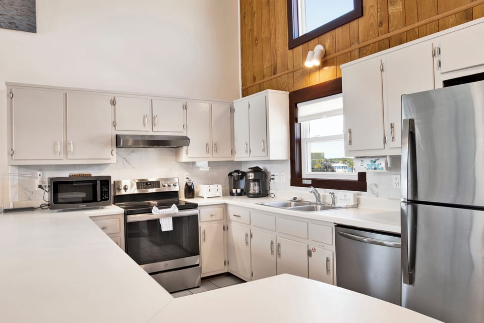 Fully equipped kitchen with recent upgrades
