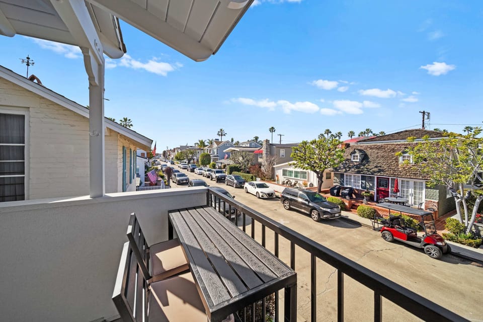 Enjoy the fresh air on the balcony 