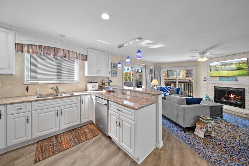 Full kitchen 