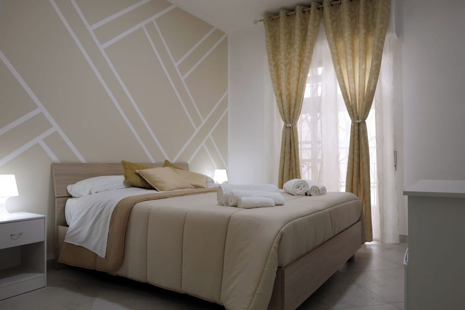 Classic Double Room | Desk, free WiFi, bed sheets