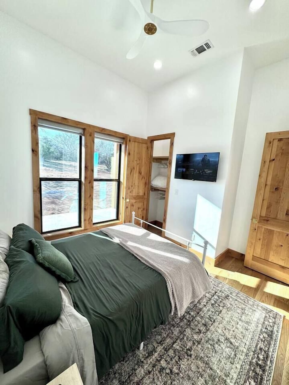 Each room comes with a WiFi smart tv, Netflix, Amazon Prime, and YouTube TV.