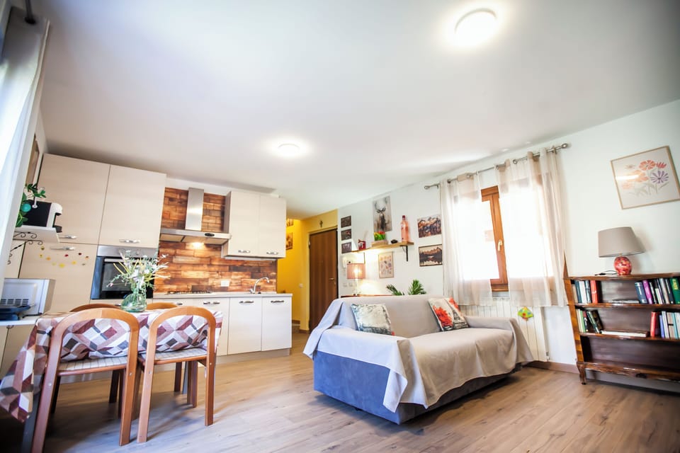 Duplex, Mountain View | Living area | Flat-screen TV