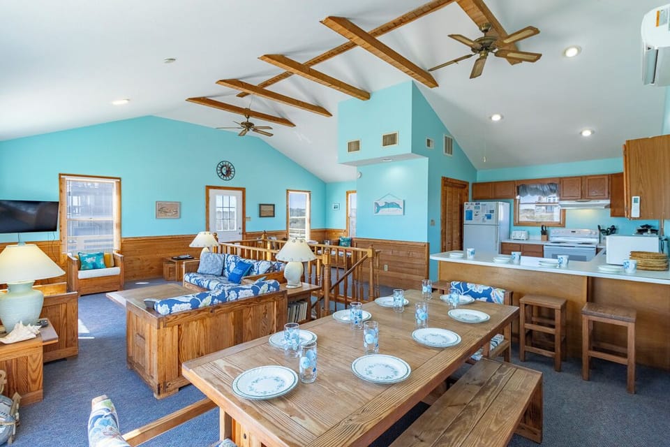 Top Level Dining Area