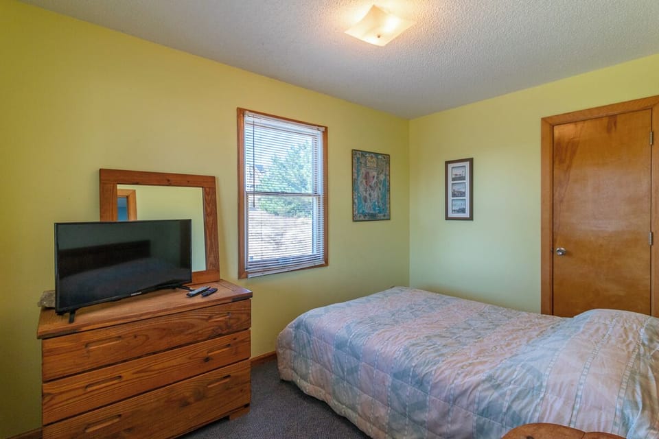 Mid Level Full Bedroom