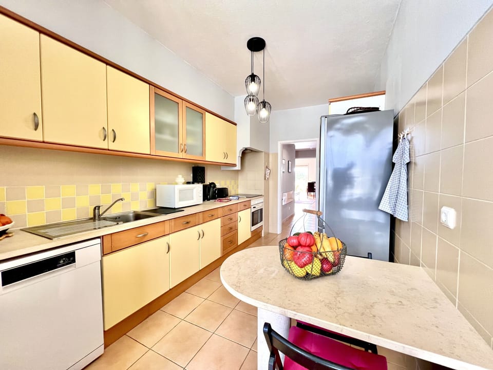 Microwave, oven, coffee/tea maker, toaster