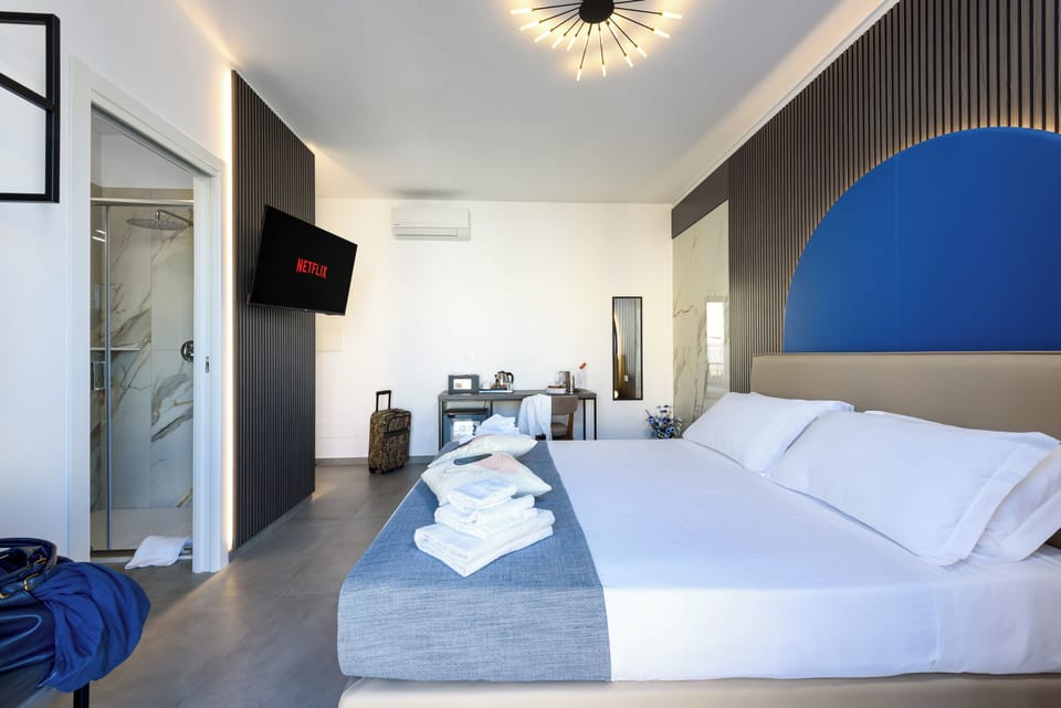 Comfort Double Room, Balcony, Mountain View | Minibar, in-room safe, desk, laptop workspace