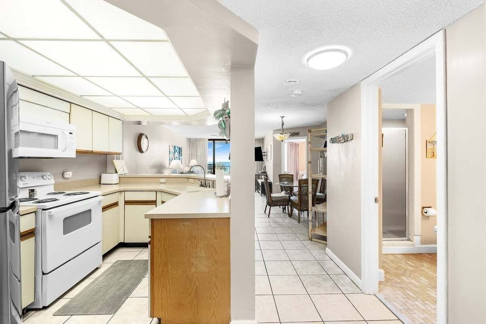 The fully equipped kitchen.