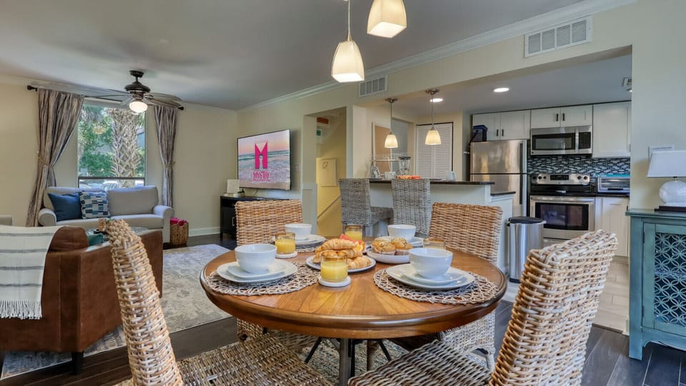 Elegant Dining Area: Gather, Dine & Make Memories
