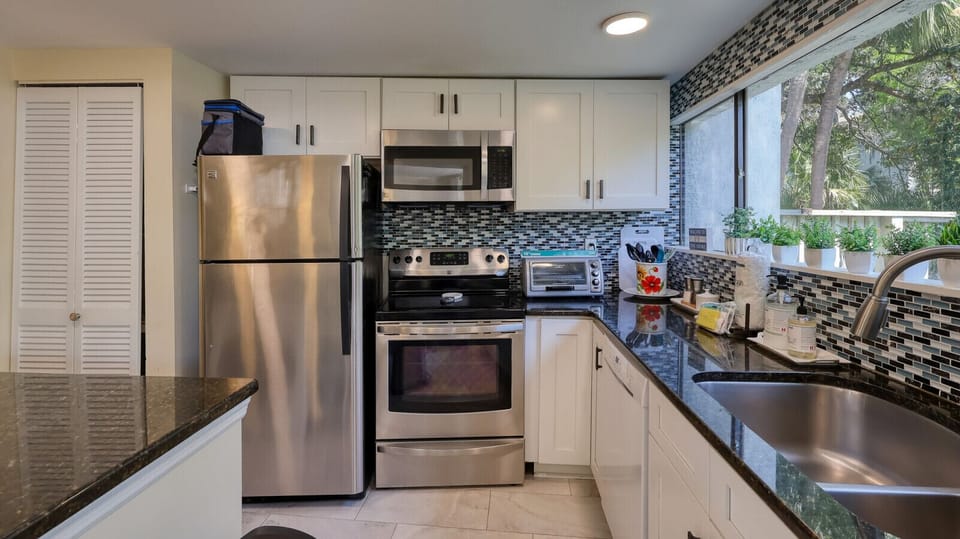 Fully Equipped Kitchen & Laundry: Convenience Meets Comfort