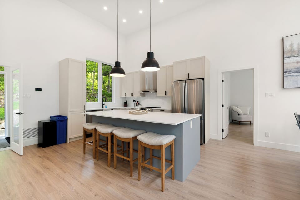 Chalet | Private kitchen | Coffee/tea maker, electric kettle, toaster