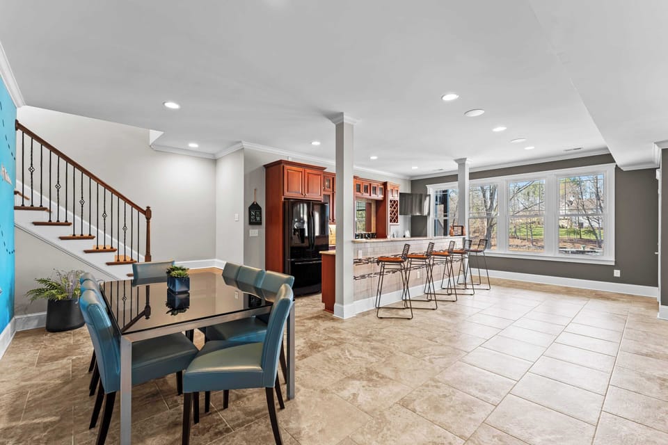 House (5 Bedrooms) | Interior