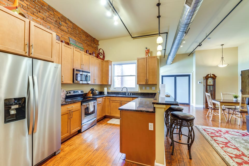 Kitchen | Single-Story Condo | Free WiFi | Central A/C & Heating