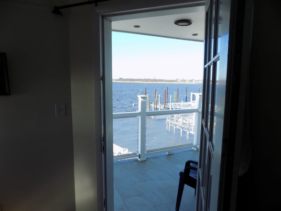 2nd floor balcony