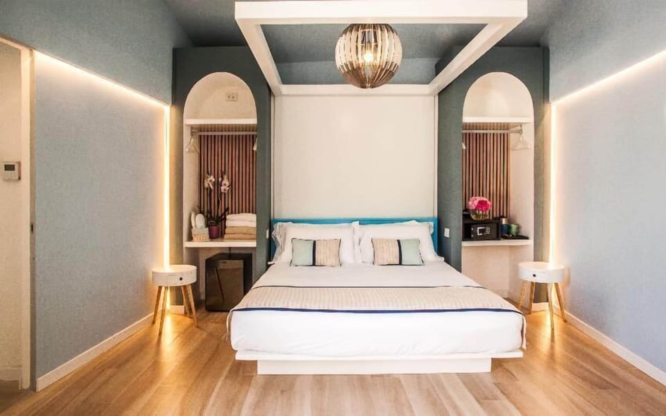 Junior Suite, Sea View | In-room safe, free WiFi