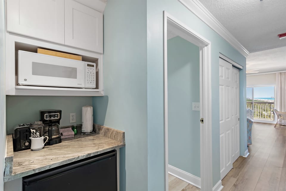 Private Master Suite Kitchenette