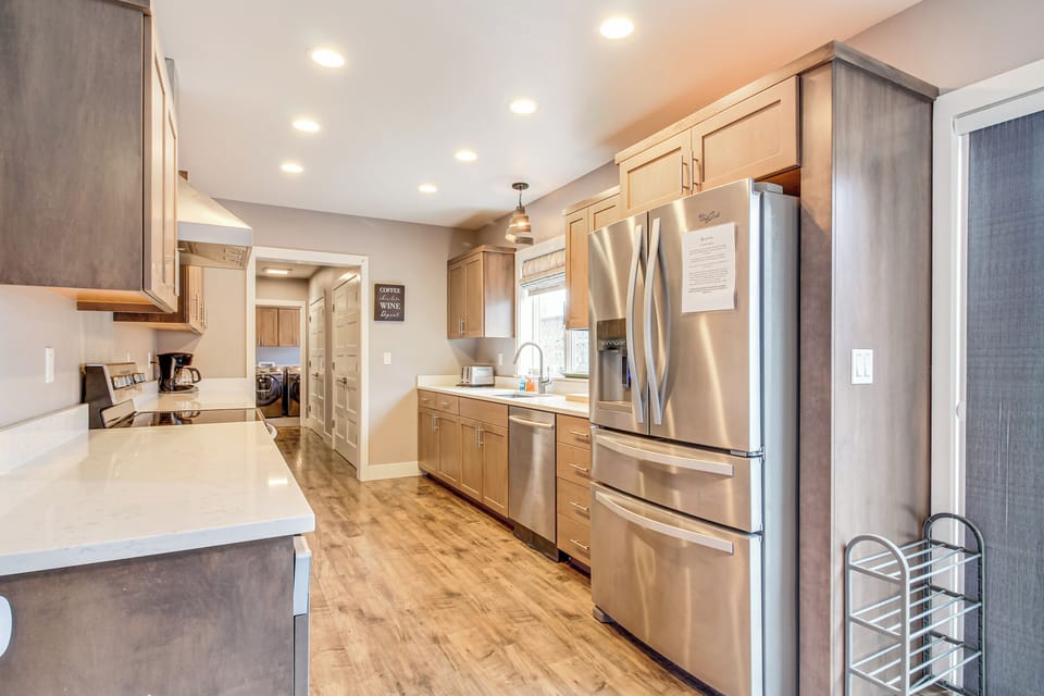 House (5 Bedrooms) | Interior