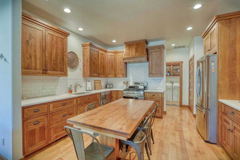 Eat in kitchen