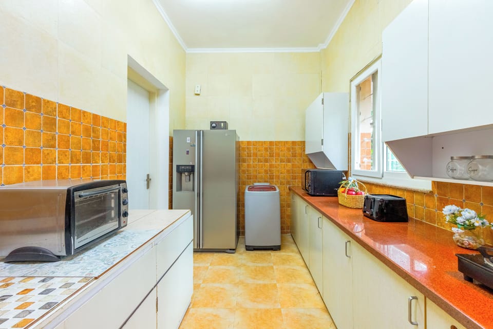 Deluxe Villa, 3 Bedrooms, Balcony, Garden View | Private kitchenette | Electric kettle