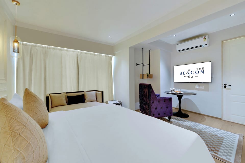 Grand Double Room | Desk, soundproofing, iron/ironing board (on request), WiFi (free)
