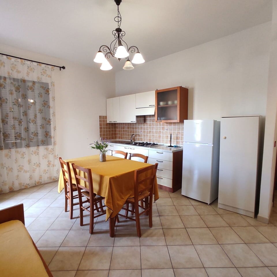 Autumn, Kitchen, Living Room, Spring, Summer