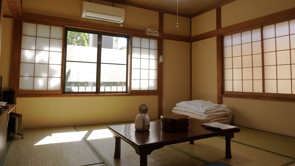 Japanese-style Twin Room, Non Smoking, Refrigerator | Free WiFi
