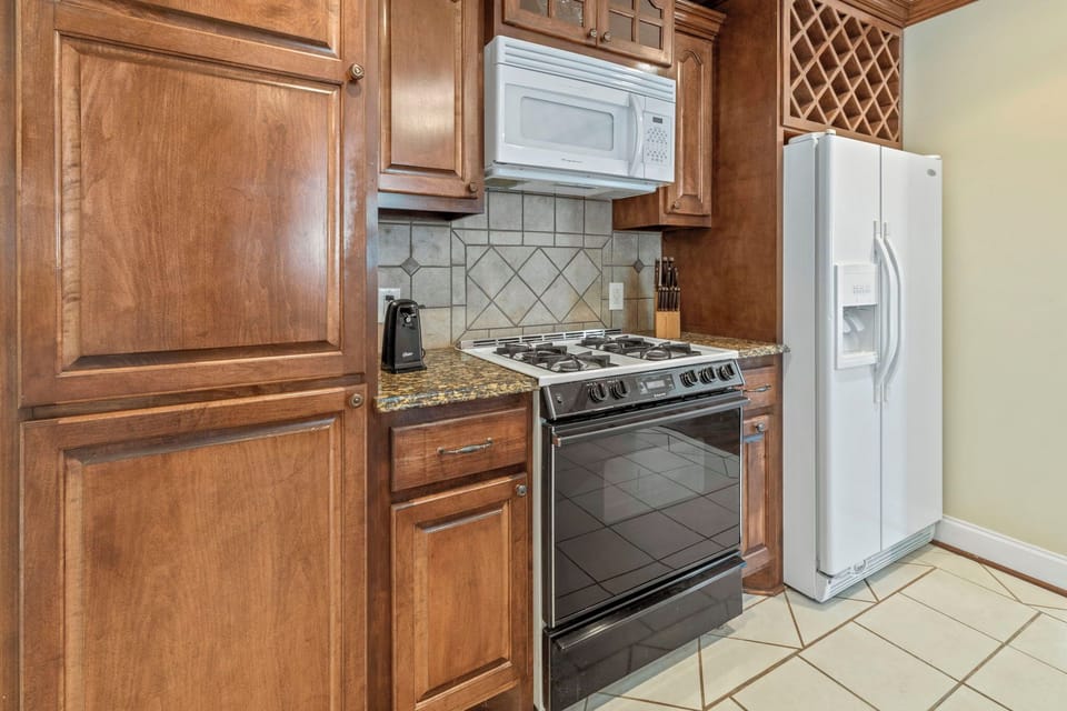 Fully-Equipped Kitchen