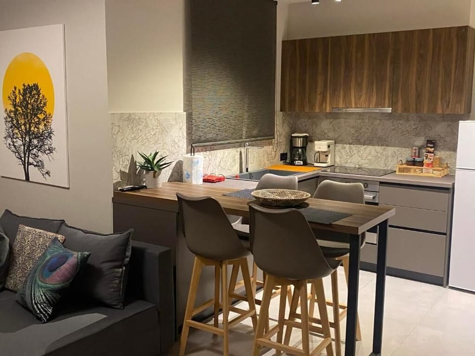 Kitchen and dining area.