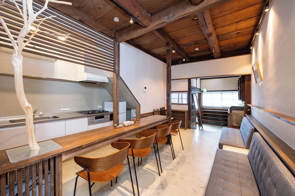 Superior House | 2 bedrooms, blackout drapes, iron/ironing board, WiFi (free)