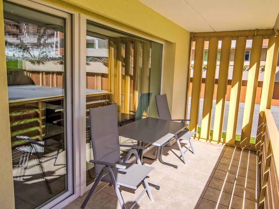 Wood, Interior Design, Flooring, Floor, Wood Stain, Composite Material, Hardwood, Ceiling, Porch, Balcony