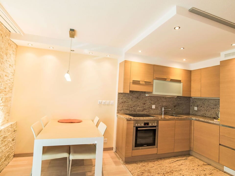 Furniture, Interior Design, Flooring, Wall, Floor, Wood, Countertop, Ceiling, Kitchen, Room