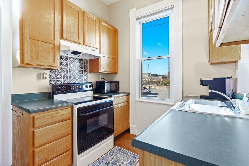 House, Private Bathroom, City View (702) | Shared kitchen