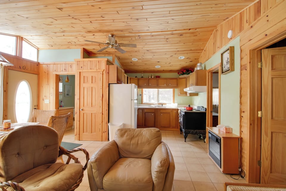 House (2 Bedrooms) | Interior