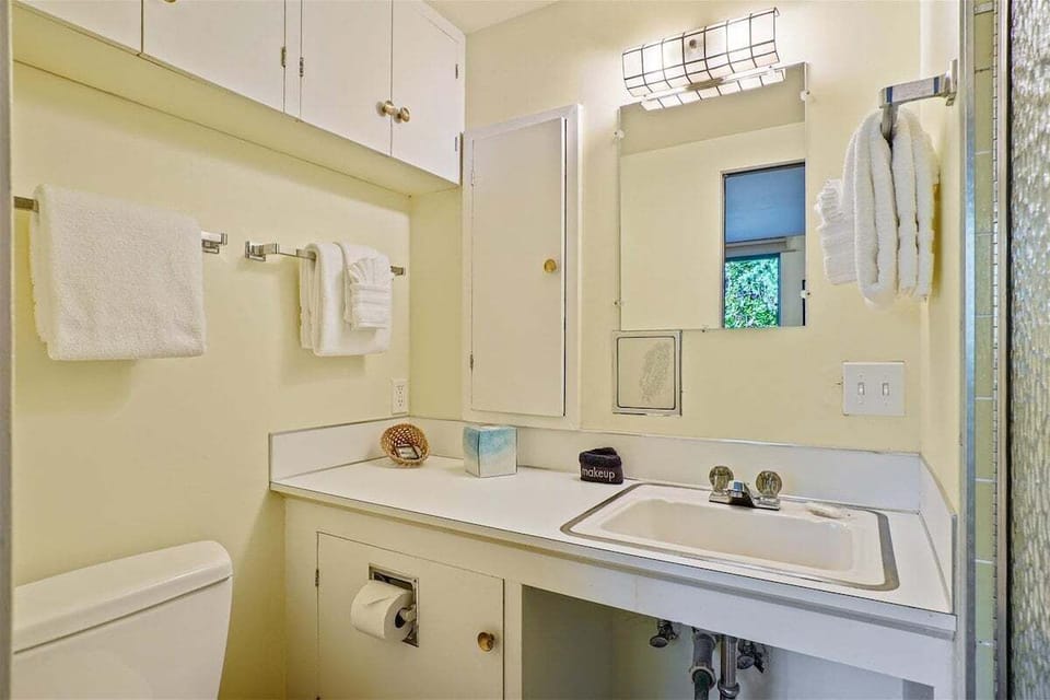 Queen Bedroom`s Bathroom at Beach Haven Arch Cape