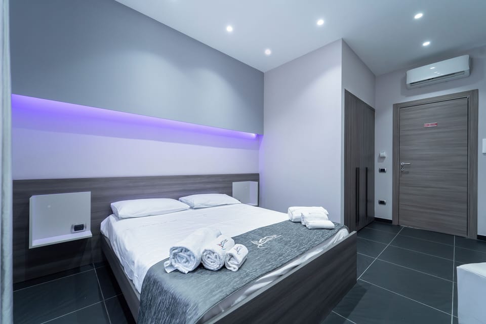 Standard Room, Annex Building (Piazza Mercato 45) | Desk, soundproofing, cribs/infant beds, free WiFi