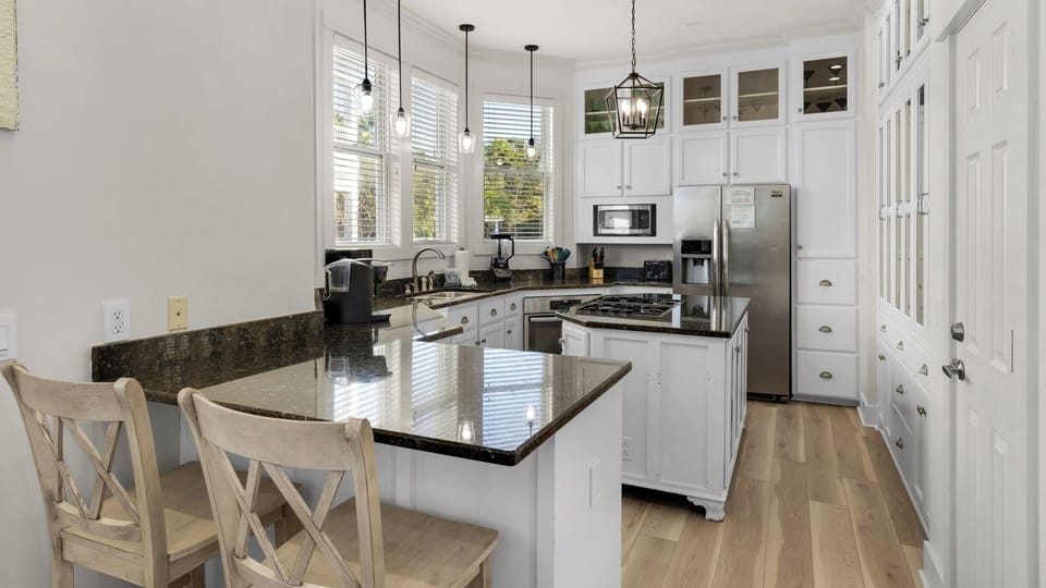 House, Multiple Beds, Patio (Vitamin Sea) | Private kitchen | Fridge, microwave, oven, stovetop