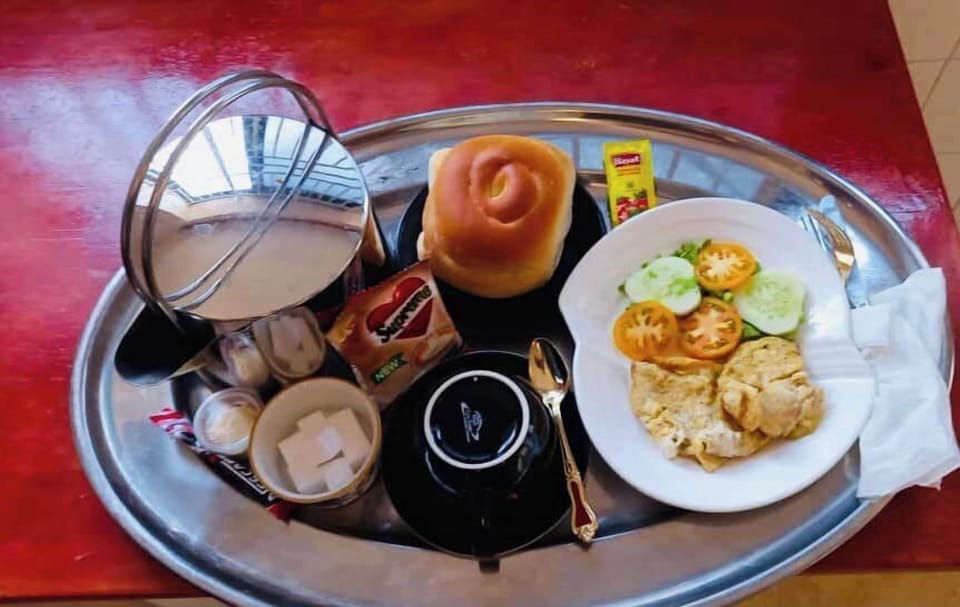 Free daily cooked-to-order breakfast