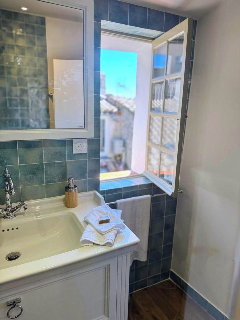 Comfort Double Room, Lake View | Bathroom