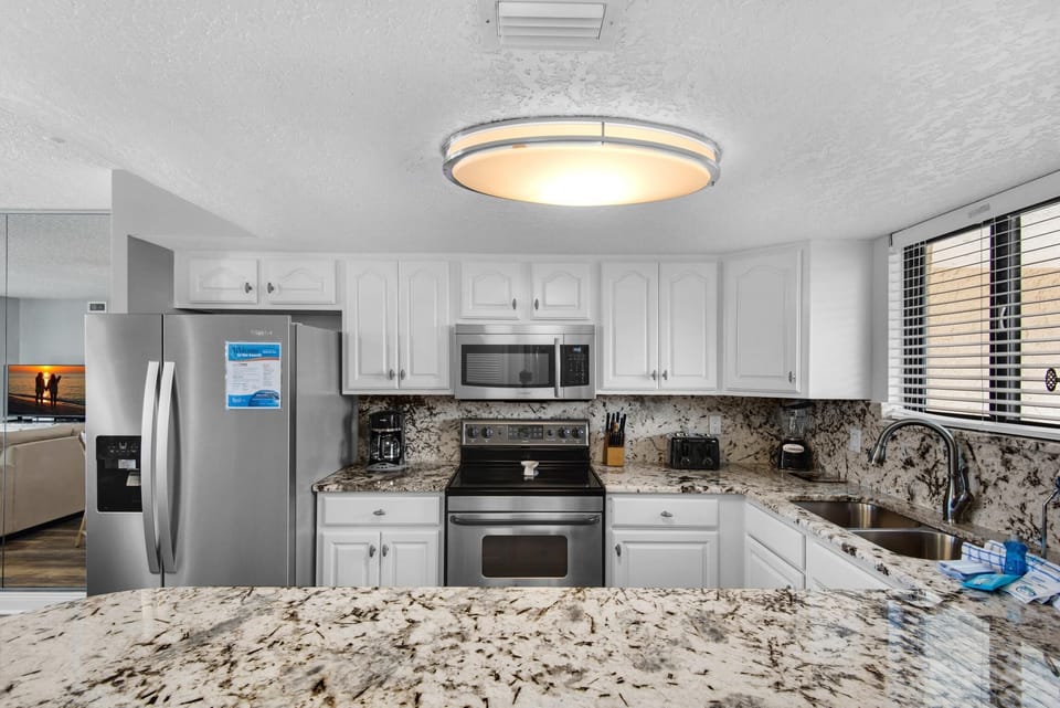 Condo, 1 King Bed with Sofa bed (SunDestin 1715) | Private kitchen | Oven, toaster