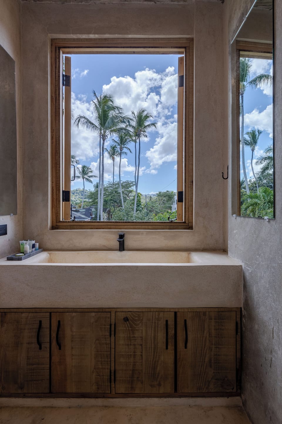 Rooftop Terrace Suite | Bathroom | Shower, hair dryer, towels, soap
