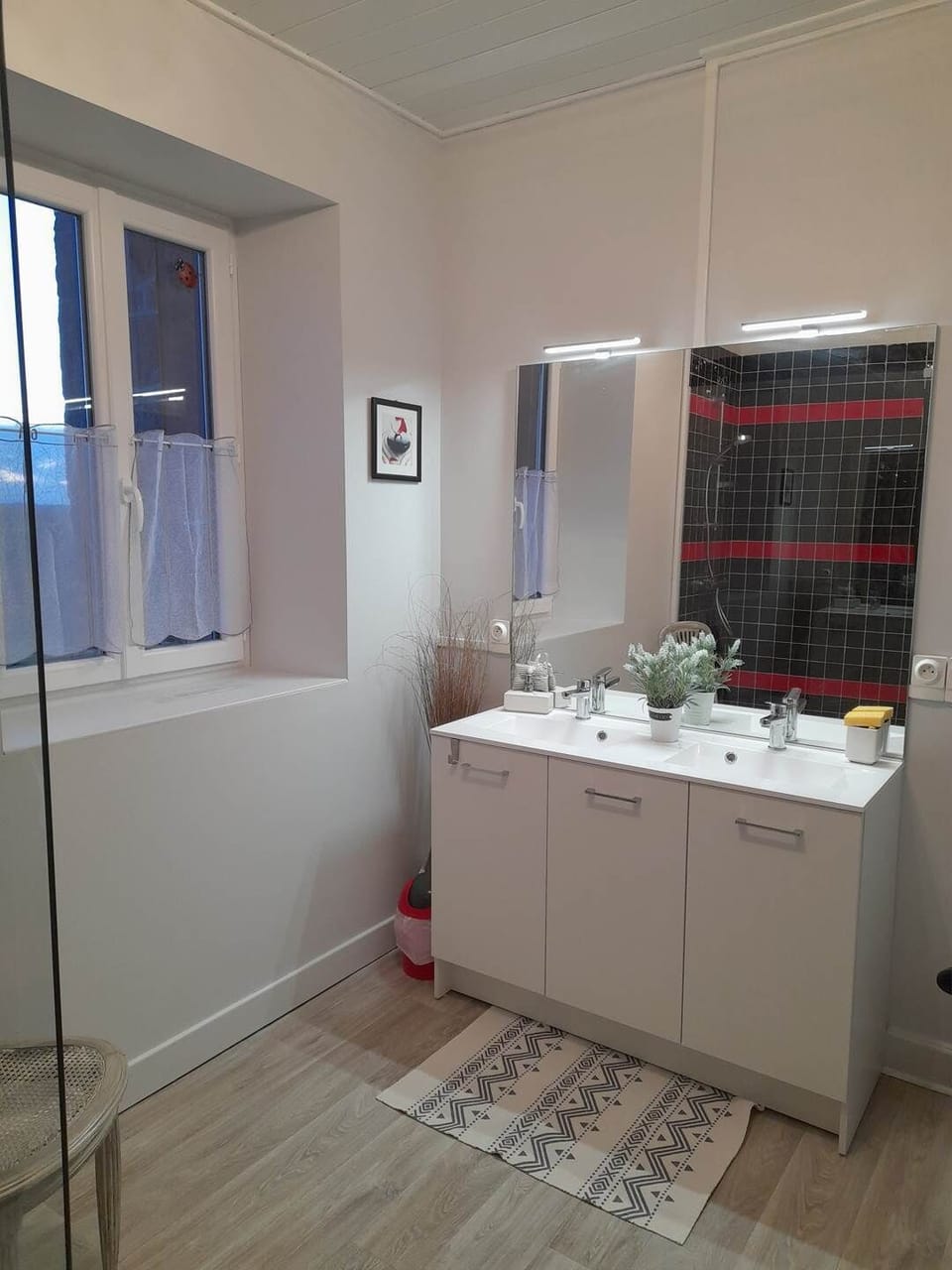 suite salle de bain de l'étage