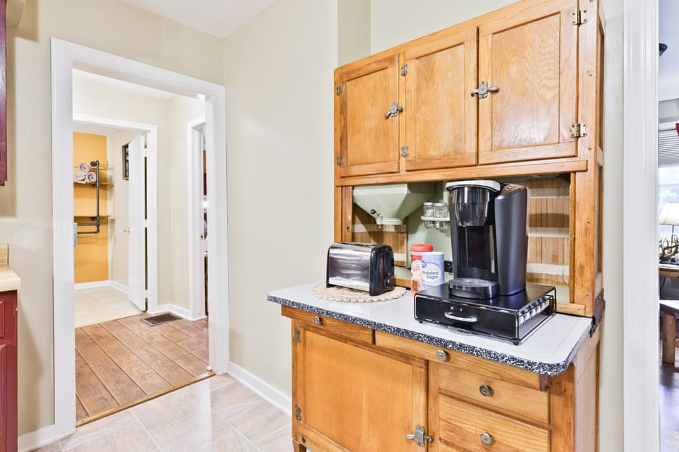 Coffee cabinet, Keurig coffee pods provided