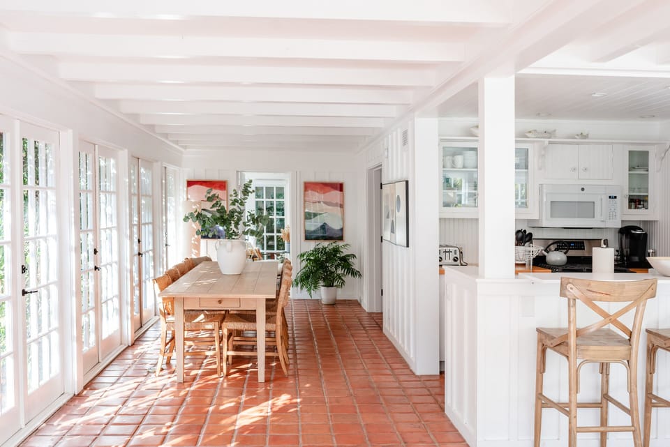 lower level dining table 