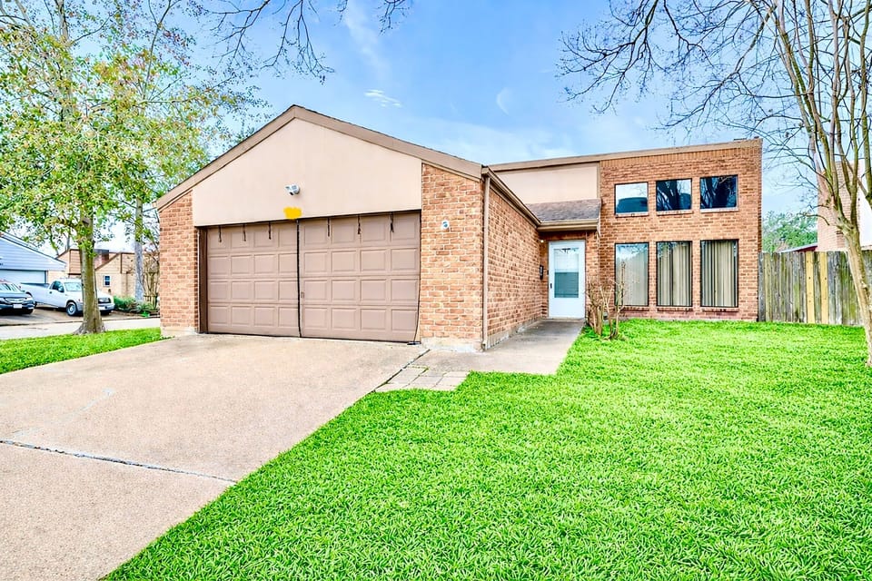 Enjoy the Bungalow all to yourself
Single House - NO STEPS
Wheel Chair Assessib
