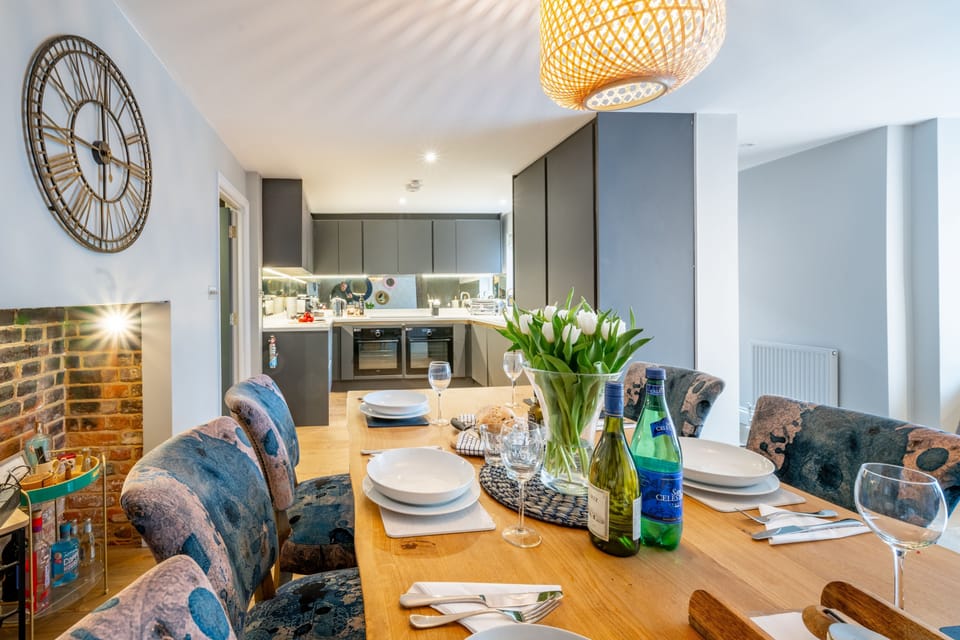 The Dolls House, Southwold: Cook together, feast together