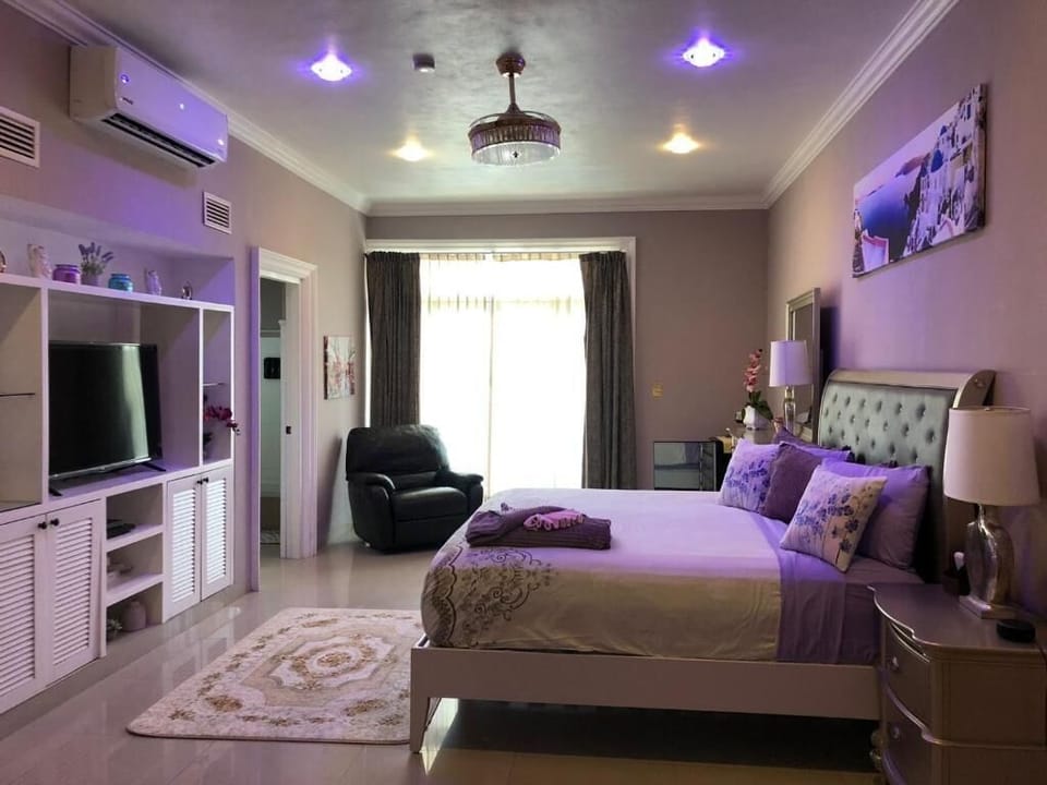 Design Double Room | Free WiFi, bed sheets