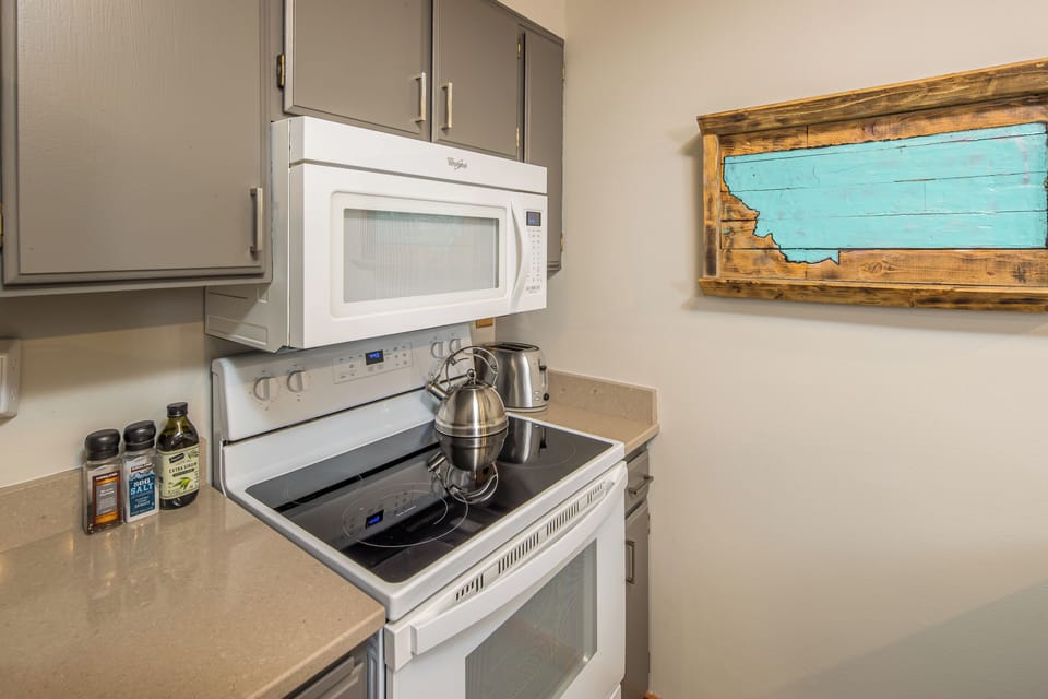 Cook a delicious meal | Main Level
