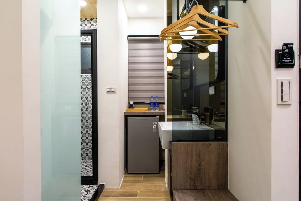 Double Room | Desk, rollaway beds, free WiFi, bed sheets