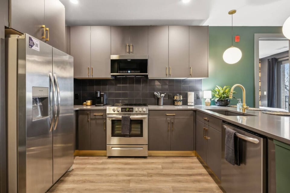 Kitchen equipped with everything you`d need to make a home cooked meal, Keurig coffee maker and complimentary pods
