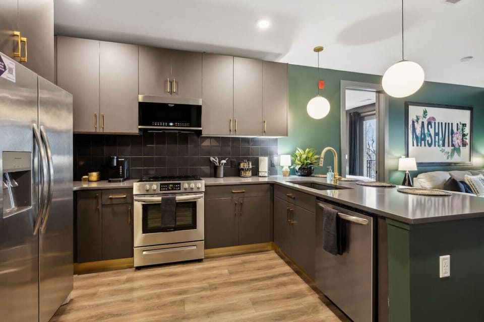 Kitchen equipped with everything you`d need to make a home cooked meal, Keurig coffee maker and complimentary pods